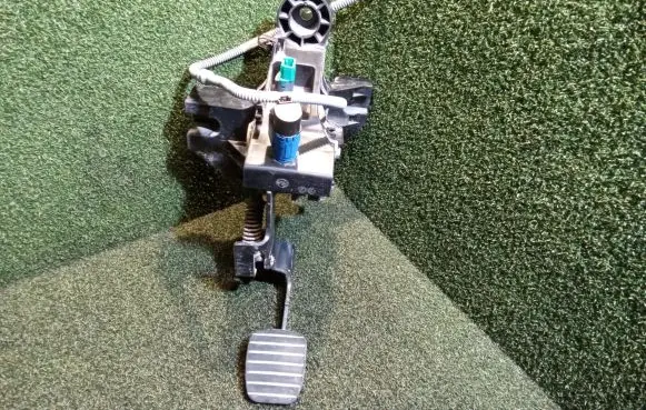 Clutch pedal