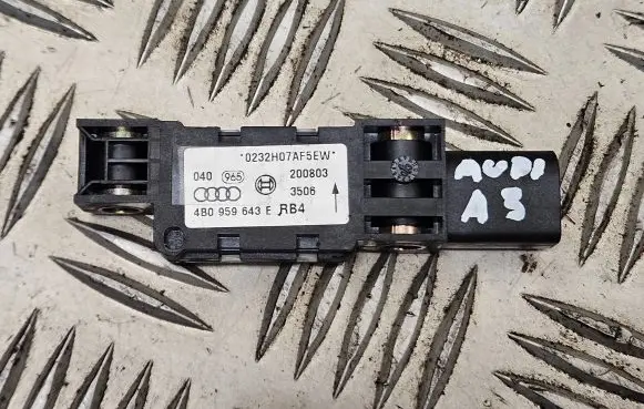 Audi A3 S3 8P Airbag deployment crash/impact sensor 4B0959643E 200803