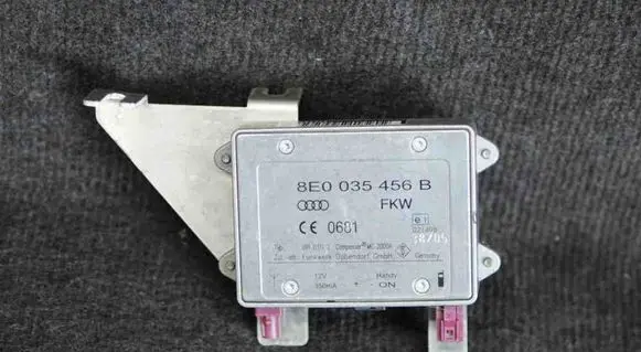 Audi A8 S8 D3 4E Aerial antenna amplifier 8E0035456B