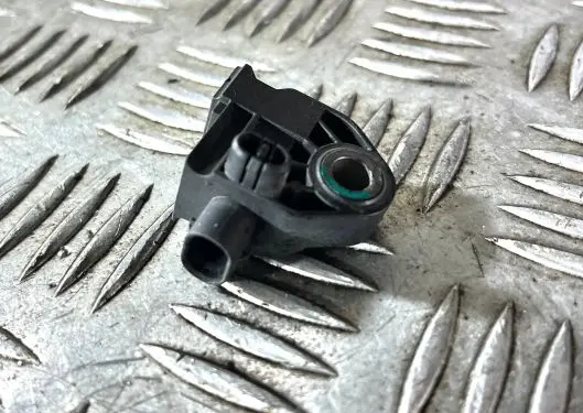 Mercedes-Benz C AMG W205 Airbag deployment crash/impact sensor A2139051300 2139051300