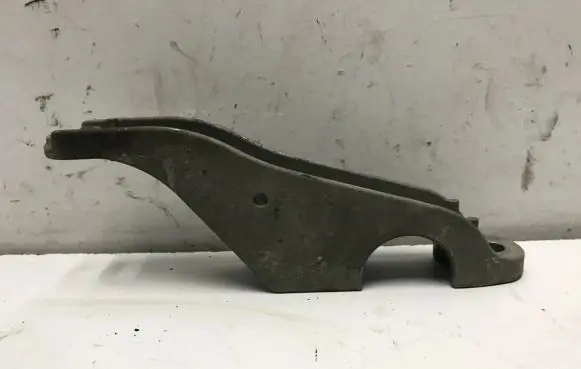 BMW 7 G11 G12 Sway bar bush bracket, front 6861473