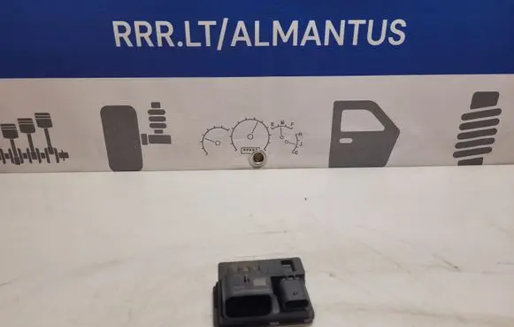 BMW 5 F10 F11 Glow plug pre-heat relay 781085605
