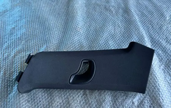 Porsche Cayenne (92A) (D)pillar trim (top) 7P5867242M