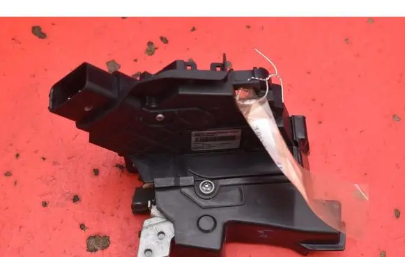 Ford Mondeo MK IV Front door lock 6M2AR21813EC