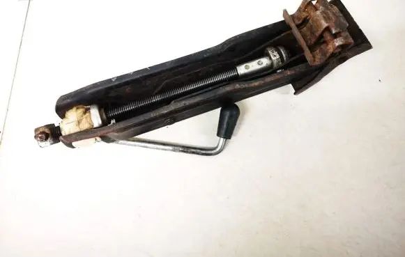 Skoda Octavia Mk1 (1U) Lift Jack 1u0011031a