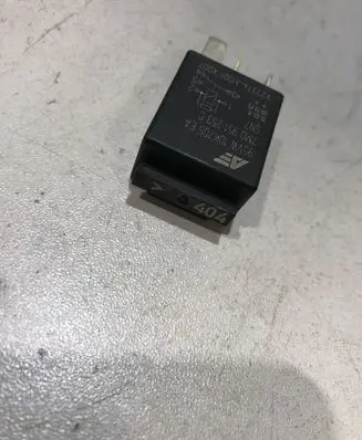 Volkswagen PASSAT B6 Other relay 7M0951253C