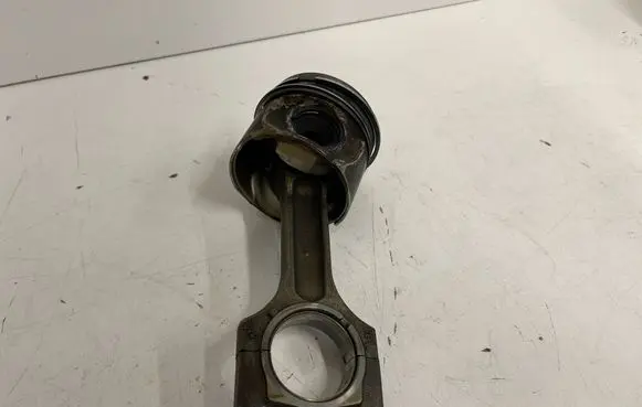 BMW X5 E70 Piston with connecting rod 
