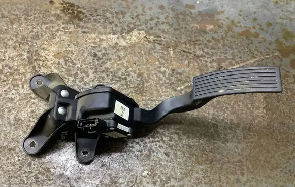 Hyundai Grandeur Accelerator throttle pedal 327263K100