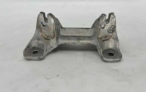 BMW 1 F20 F21 Gearbox mounting bracket 6796613