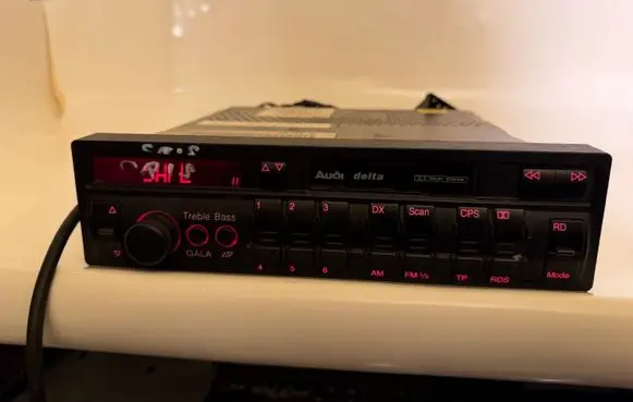 Audi A4 S4 B5 8D Radio/CD/DVD/GPS head unit 4D0035186 7644858380 AUZ1Z3T7878379