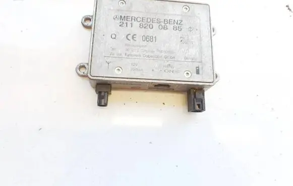 Mercedes-Benz E W211 Antenna control unit 2118200885