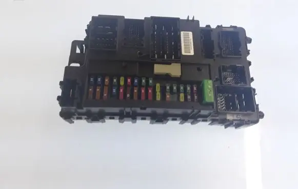 Ford Fusion II Fuse box cover EG9T15604