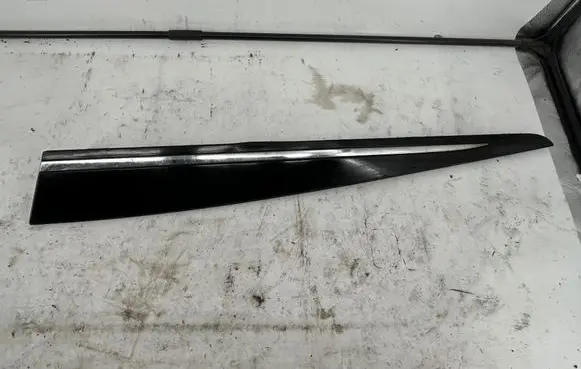 Renault Clio IV Front door trim (molding) 808777693R 808166663R