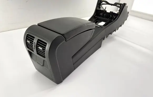 Volkswagen PASSAT B7 Center console 3C0858329H