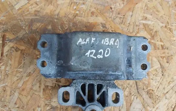 Seat Alhambra (Mk2) Engine mount bracket 5N0199262