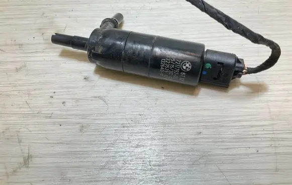 BMW 5 F10 F11 Headlight washer pump 7217792