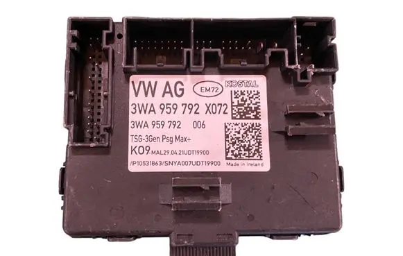 Volkswagen Golf VIII Central body control module 3WA959792