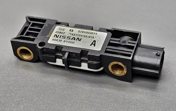 Nissan Primera Airbag deployment crash/impact sensor 0285003019 98830AY000