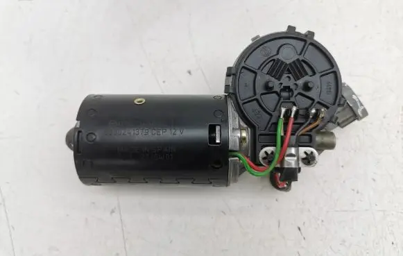 Renault Scenic I Wiper motor 0390241379
