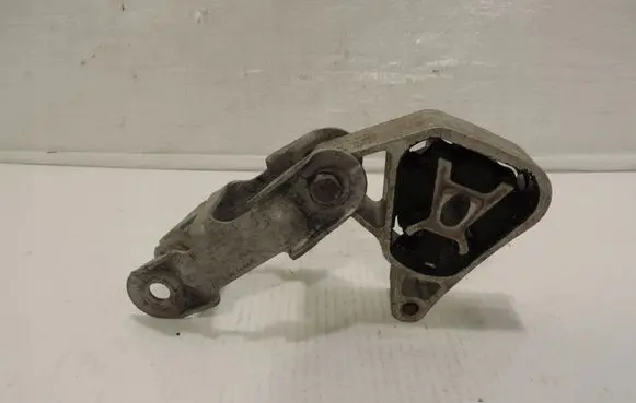 Mercedes-Benz A W176 Engine mount vacuum valve A2462400809
