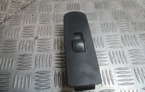 Mitsubishi Colt CZ3 Quarter vent window switch MR587944