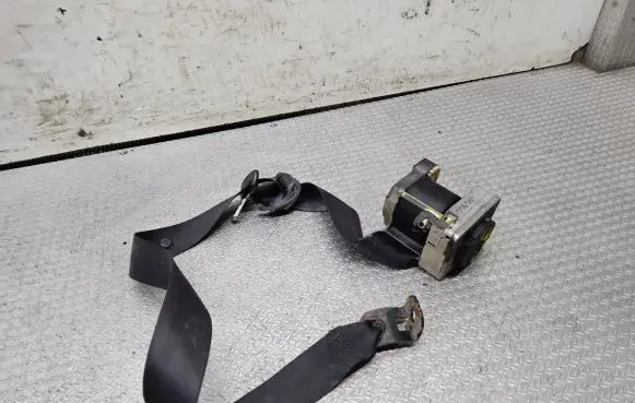Seat Leon (1M) Front seatbelt 1M0857706A
