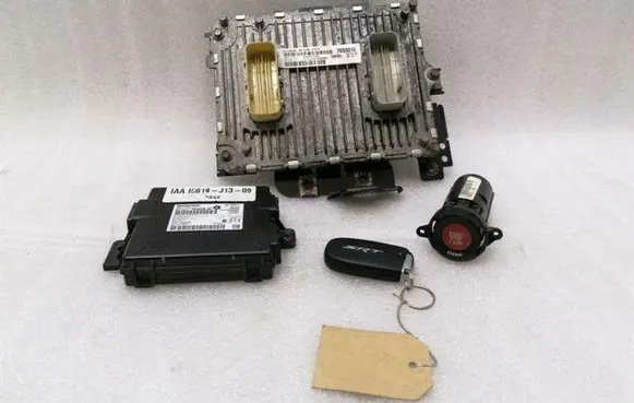 Jeep Grand Cherokee Engine ECU kit and lock set 68277172AD 91333201AA