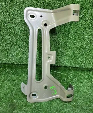 Porsche Cayenne (9Y0 9Y3) Fender mounting bracket 9Y0821431A