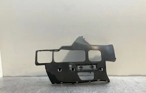 Front bumper mounting bracket
