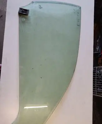 BMW M3 Front door window/glass (coupe) 43R00022