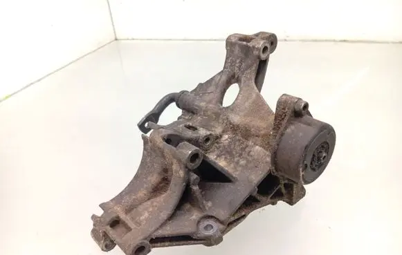 Volkswagen PASSAT B4 Generator/alternator bracket 028903143AB
