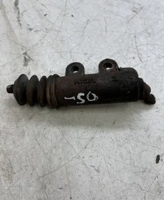 Toyota Avensis T250 Clutch slave cylinder 