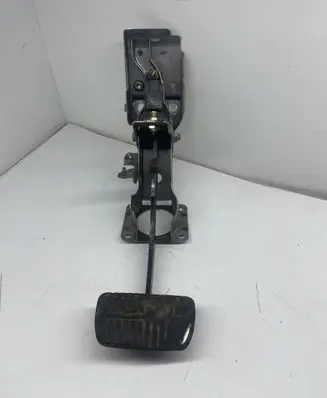Subaru Legacy Brake pedal 