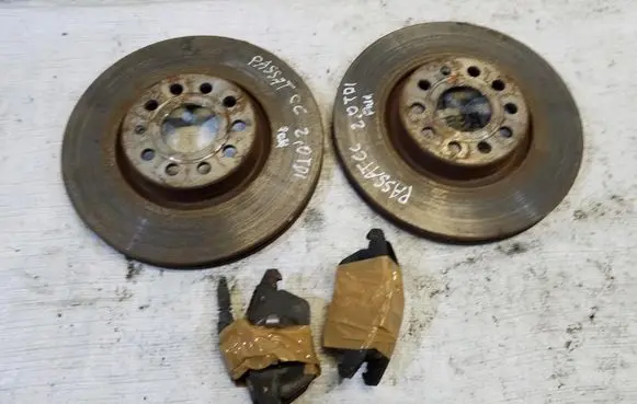 Volkswagen PASSAT CC Front brake disc