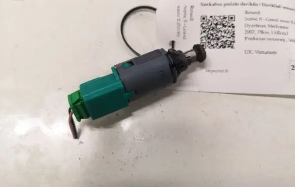 Clutch pedal sensor