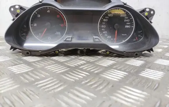 Audi A4 S4 B8 8K Speedometer (instrument cluster) 8K0920930C