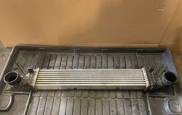 Mercedes-Benz E W211 Intercooler radiator G0967000 A2115001002