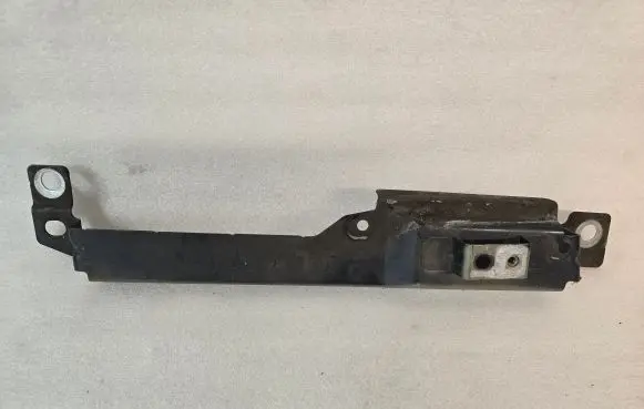 Fender mounting bracket
