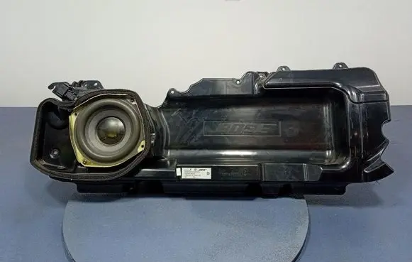 Audi A6 Allroad C5 Subwoofer speaker 4F0035382C
