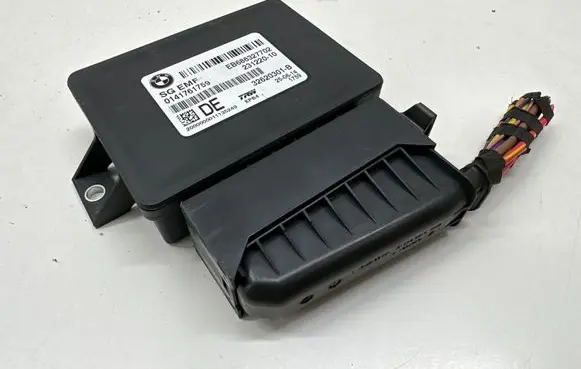 BMW X3 F25 Hand brake control module 686327702