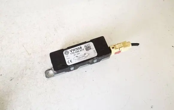 Volkswagen Touran I Antenna control unit 1t0035577