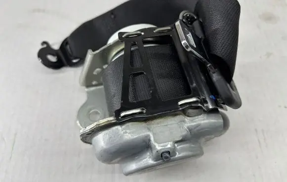 BMW 8 G14 Rear seatbelt