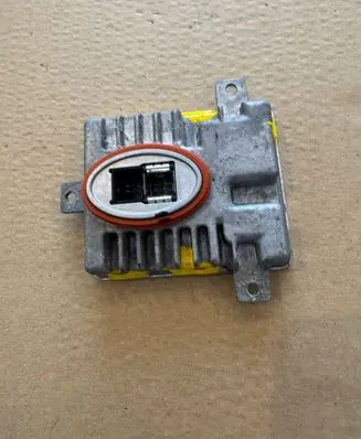 BMW 3 E90 E91 Headlight ballast module Xenon 7237647 W003T20071