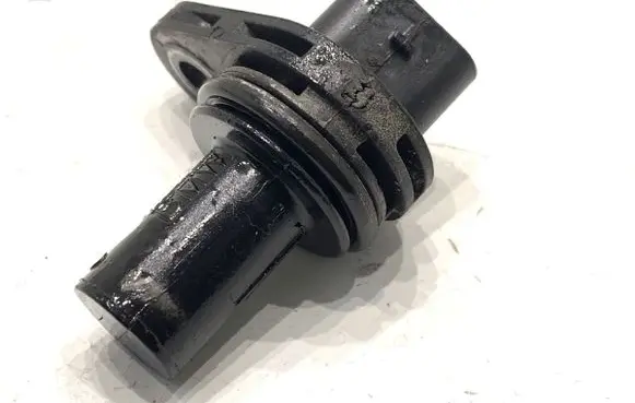 BMW 5 G30 G31 G38 Camshaft position sensor 8697982