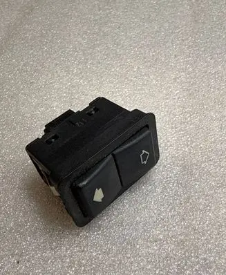 BMW 5 E39 Electric window control switch 8368974