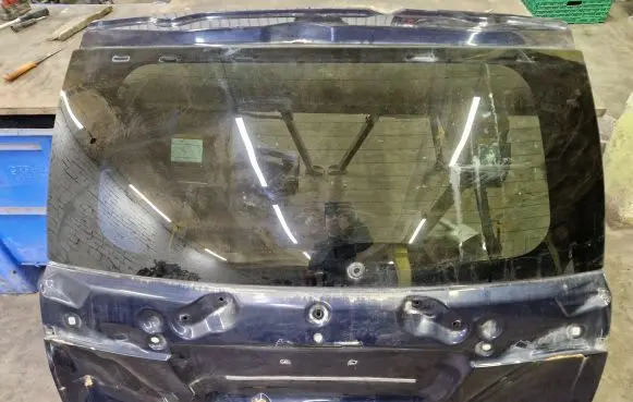 Chrysler Town u0026 Country V Rear windscreen/windshield window 