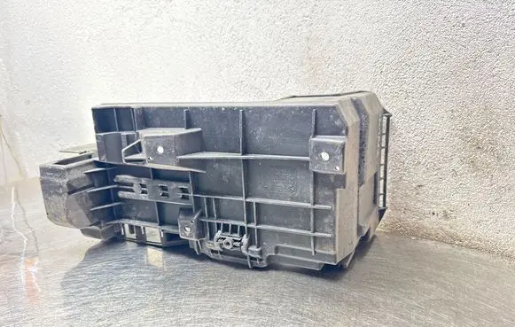 Opel Vectra C Battery box tray 24413805 0086022