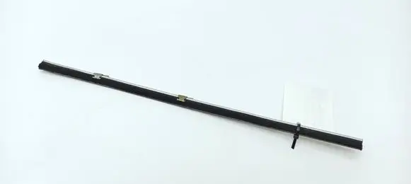 Mercedes-Benz 190 230 W110 W111 Rubber seal front door window/glass