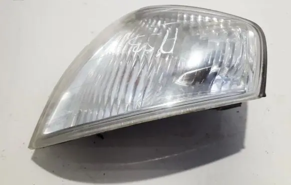 Mazda 323 F Front indicator light