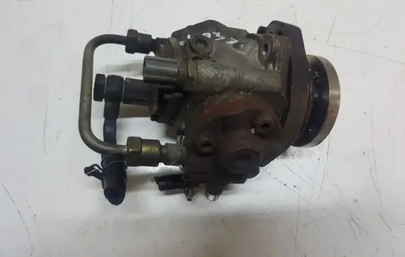 Nissan X-Trail T30 Fuel injection high pressure pump 16700AW402 2940000122
